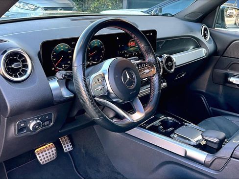 Used 2022 Mercedes-Benz GLB 250 image 15