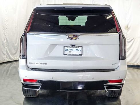 Used 2024 Cadillac Escalade Premium Luxury AWD/4WD image 8