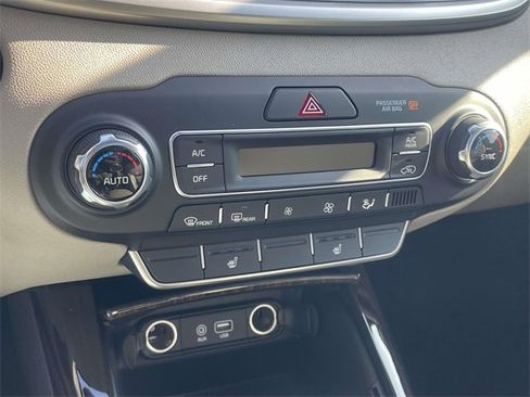 Used 2019 Kia Sorento EX image 18