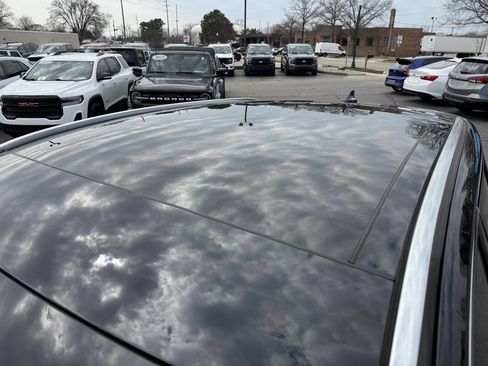 Used 2021 Lincoln Corsair Reserve w/ Equipment Group 201A image 24