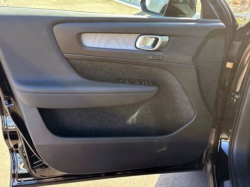 Certified 2024 Volvo XC40 B5 Plus image 17