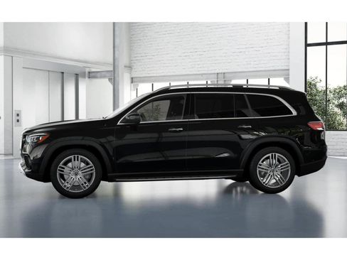 Used 2026 Mercedes-Benz GLS 450 4MATIC image 33