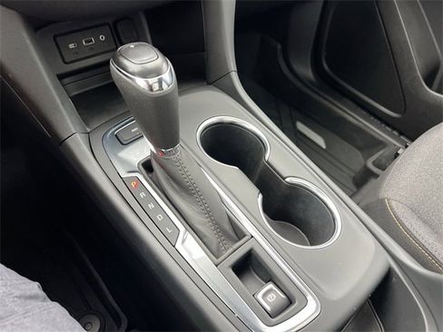 Used 2021 Chevrolet Equinox LT image 15