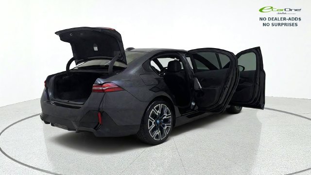 Used 2024 BMW i5 eDrive40i w/ M Sport Package RWD image 18