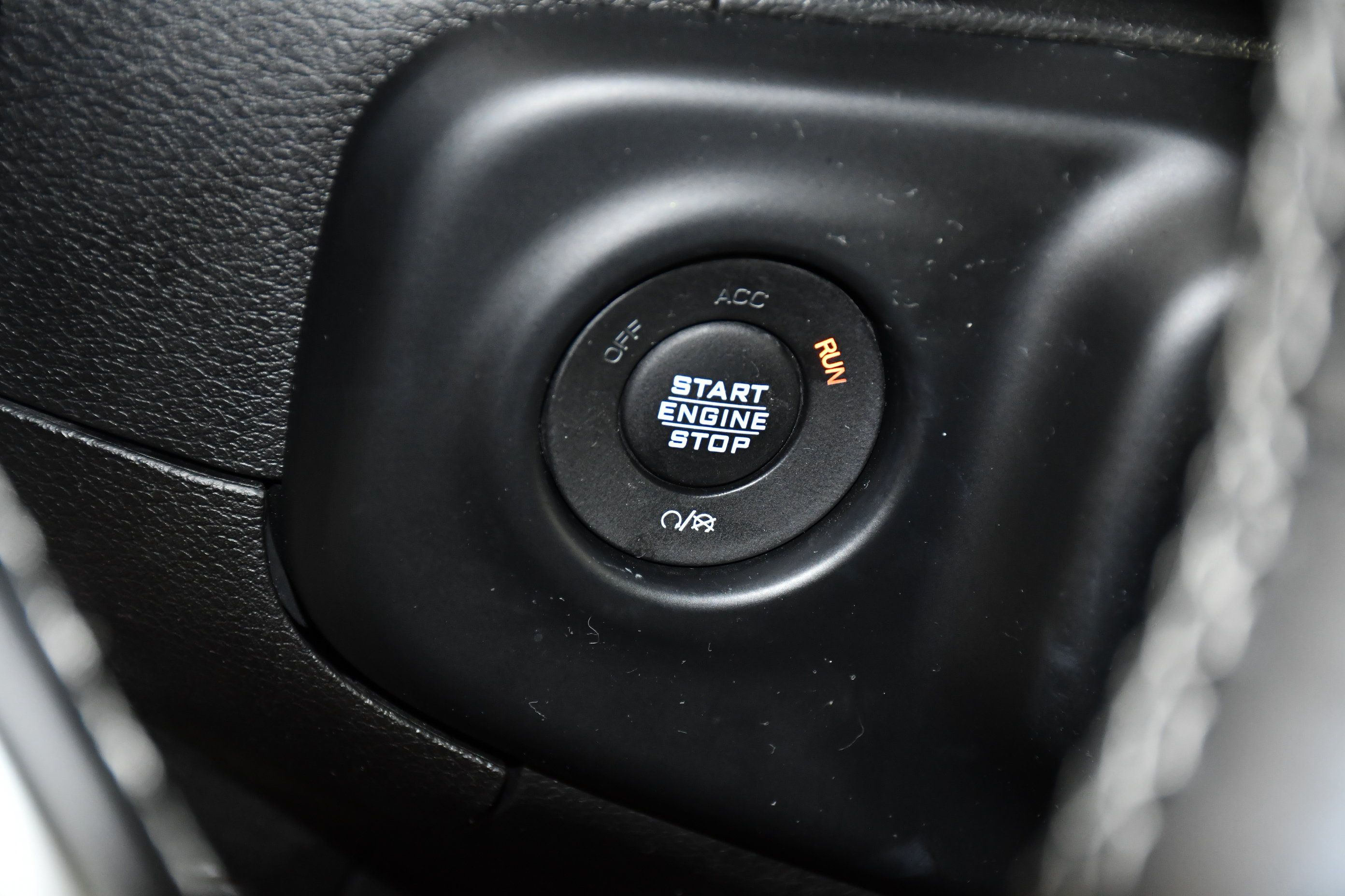 Used 2018 Jeep Wrangler Unlimited Sahara AWD/4WD image 25