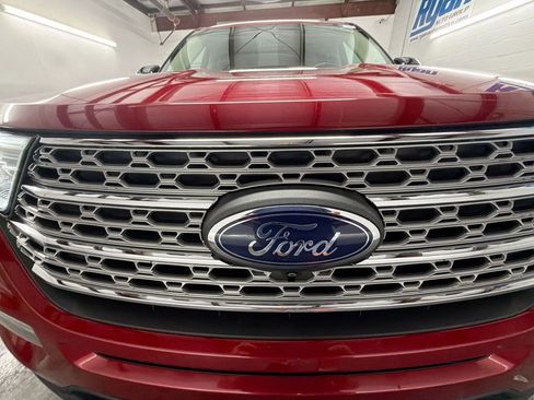 Used 2021 Ford Explorer Limited w/ Equipment Group 301A RWD image 30