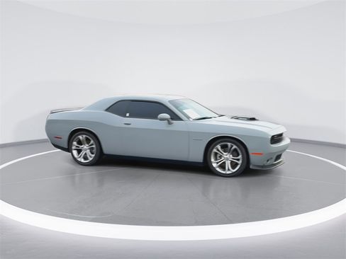 Used 2022 Dodge Challenger R/T w/ Shaker Package image 9
