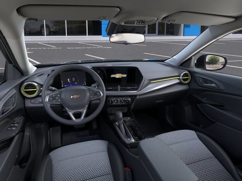 New 2026 Chevrolet Trax LT w/ LT Convenience Package FWD image 15