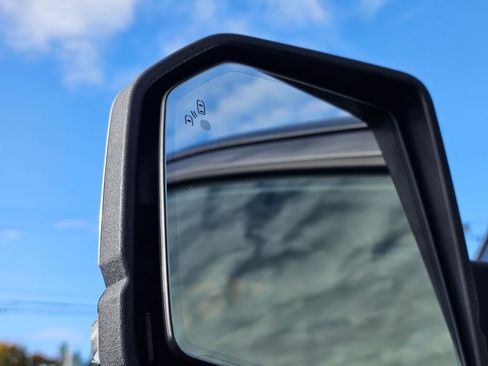 Used 2018 Ford F150 Platinum w/ Technology Package image 26