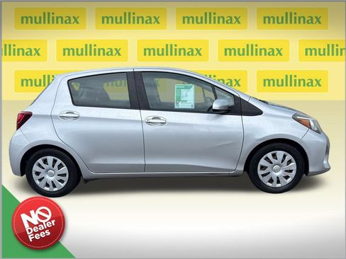 Used 2016 Toyota Yaris L FWD image 2