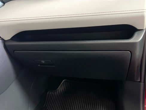 Used 2025 Toyota RAV4 XLE w/ Convenience Package FWD image 33