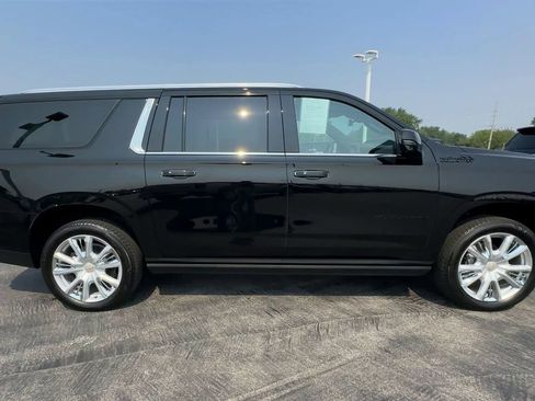 Certified 2024 Chevrolet Suburban High Country w/ Premium Package image 9