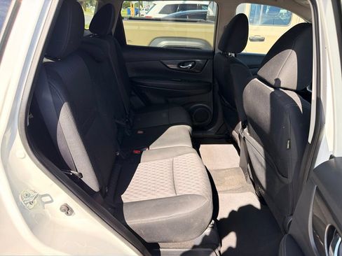Used 2018 Nissan Rogue SV AWD/4WD image 14