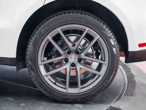 Used 2025 Porsche Macan Turbo image 15