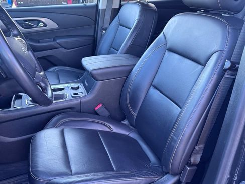 Used 2021 Chevrolet Traverse RS FWD image 7