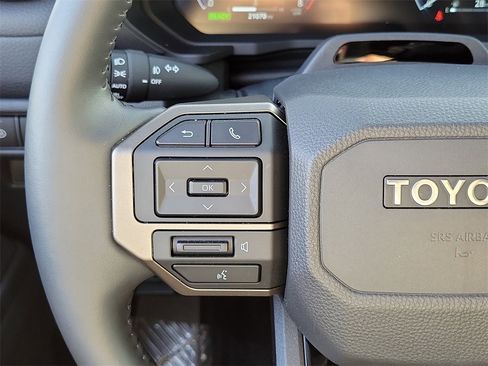 Used 2024 Toyota Land Cruiser image 5