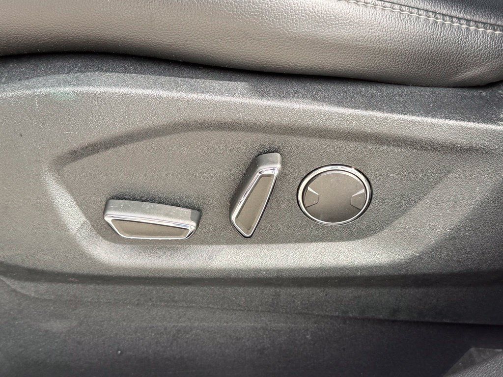 Used 2017 Ford Edge SEL w/ Equipment Group 201A FWD image 14