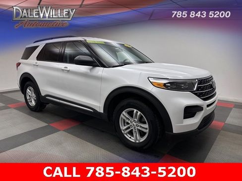 Used 2024 Ford Explorer XLT image 1