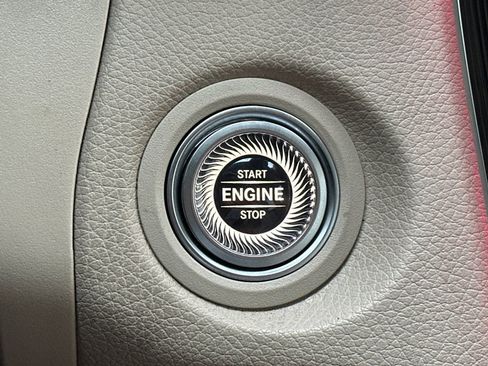 Used 2022 Mercedes-Benz GLC 300 w/ Premium Package Lite image 23