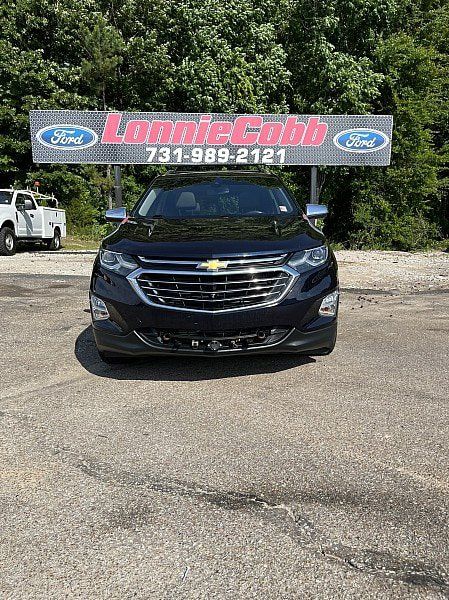 Used 2020 Chevrolet Equinox Premier FWD image 2