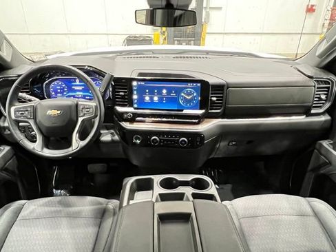 Used 2022 Chevrolet Silverado 1500 LT AWD/4WD image 21