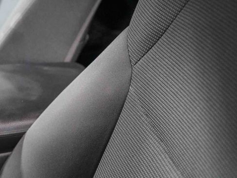 Used 2021 Toyota RAV4 LE w/ Carpet Mat Package (TMS) AWD/4WD image 20