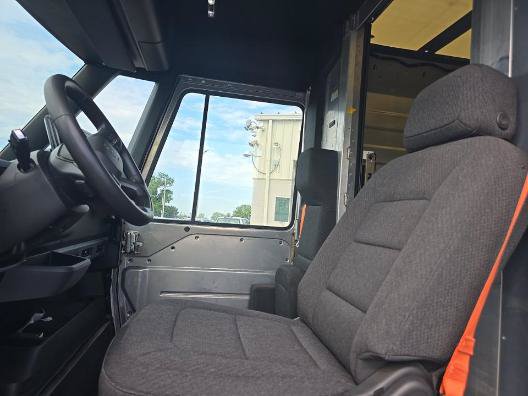 Used 2024 Chevrolet Brightdrop 600 w/ Commercial Equipment Package AWD/4WD image 13