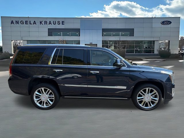 Used 2020 Cadillac Escalade Premium Luxury AWD/4WD image 10