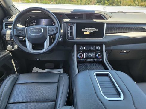 Used 2024 GMC Yukon XL Denali AWD/4WD image 21