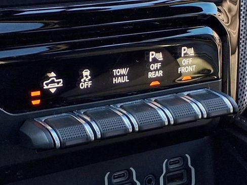 Used 2019 RAM 1500 Limited AWD/4WD image 13
