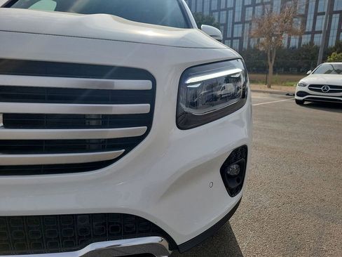 New 2025 Mercedes-Benz GLB 250 image 10