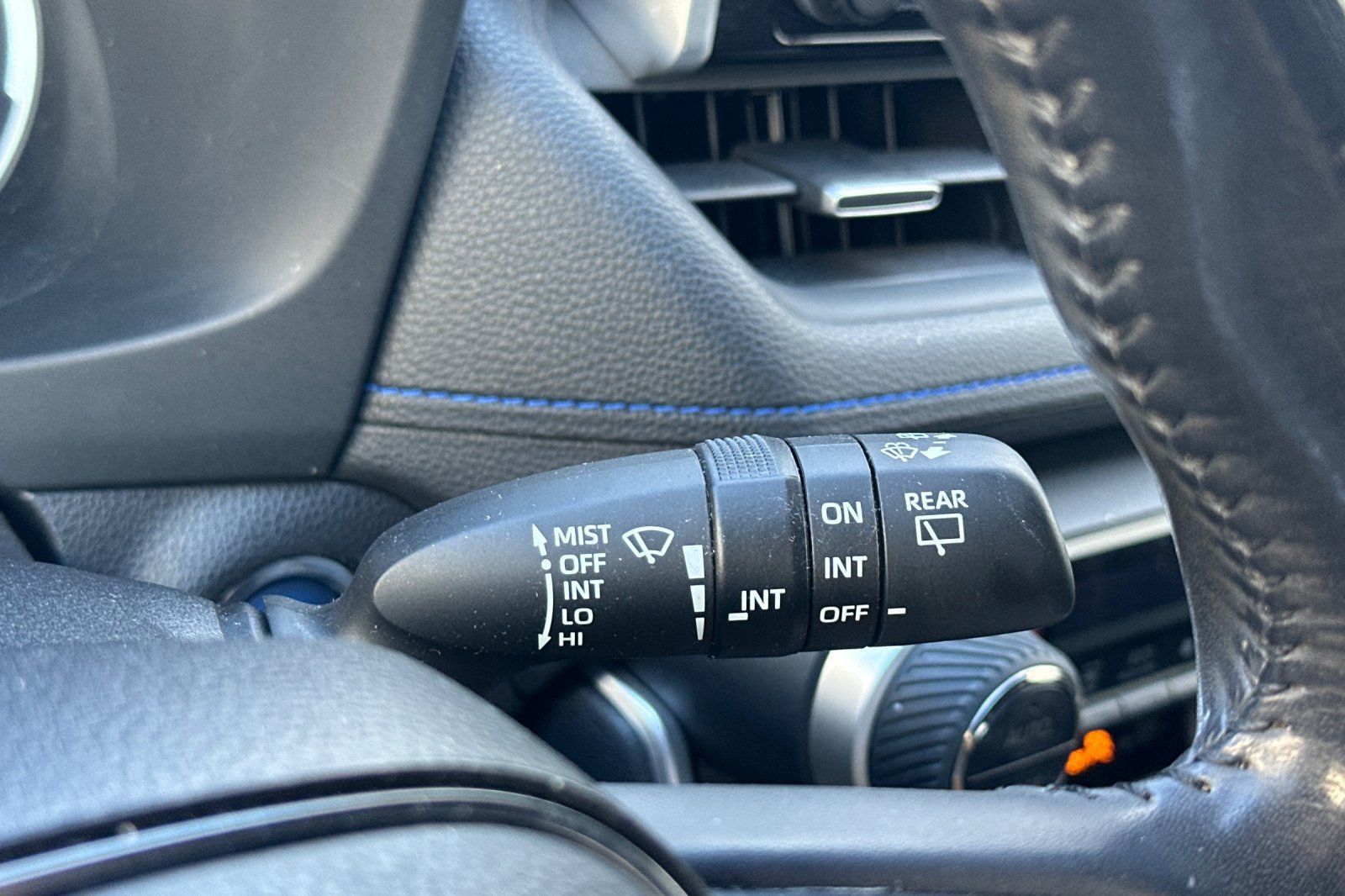 Used 2019 Toyota RAV4 XSE w/ Carpet Mat Package AWD/4WD image 39