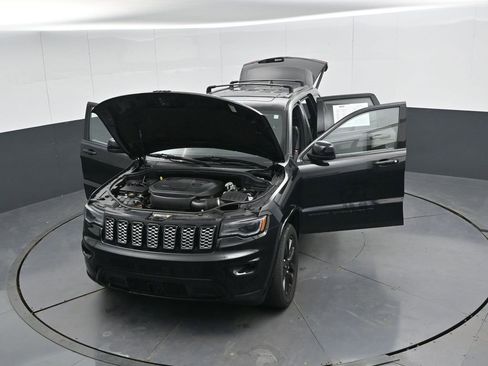 Used 2022 Jeep Grand Cherokee Laredo X image 56