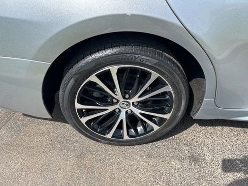 Used 2018 Toyota Camry SE image 37