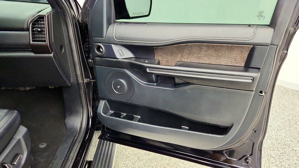 Used 2020 Ford Expedition Limited AWD/4WD image 29