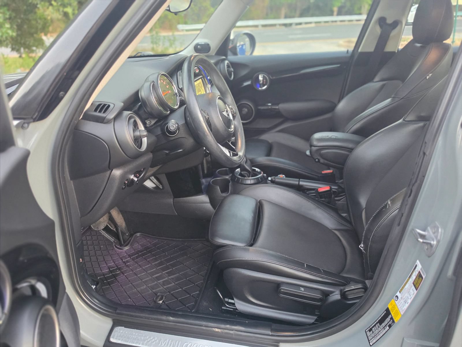 Used 2015 MINI Cooper S FWD image 10