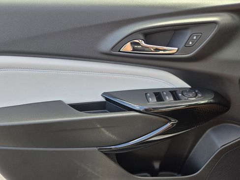 New 2026 Chevrolet Trax LT w/ Driver Confidence Package image 11