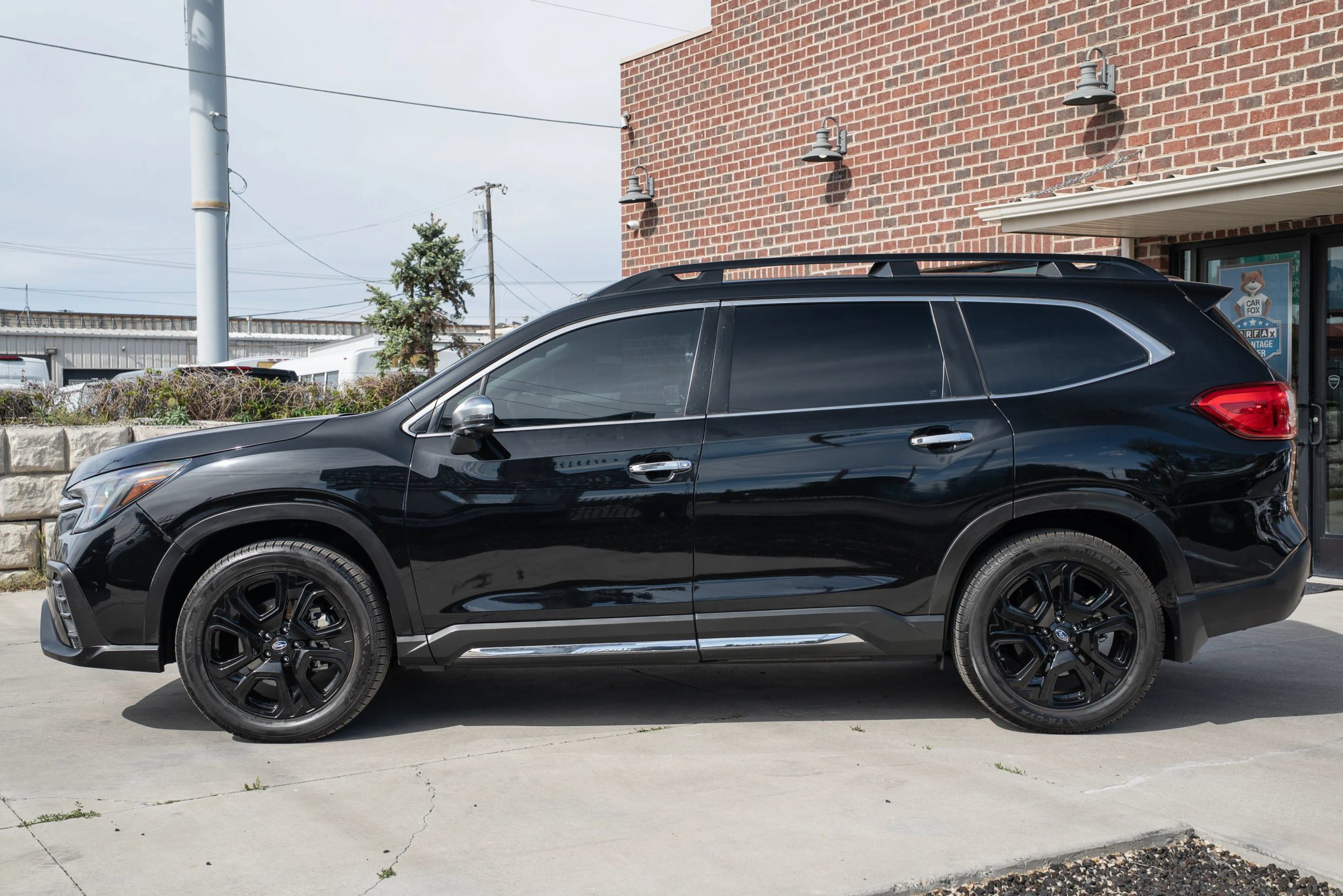 Used 2023 Subaru Ascent Touring AWD/4WD image 3