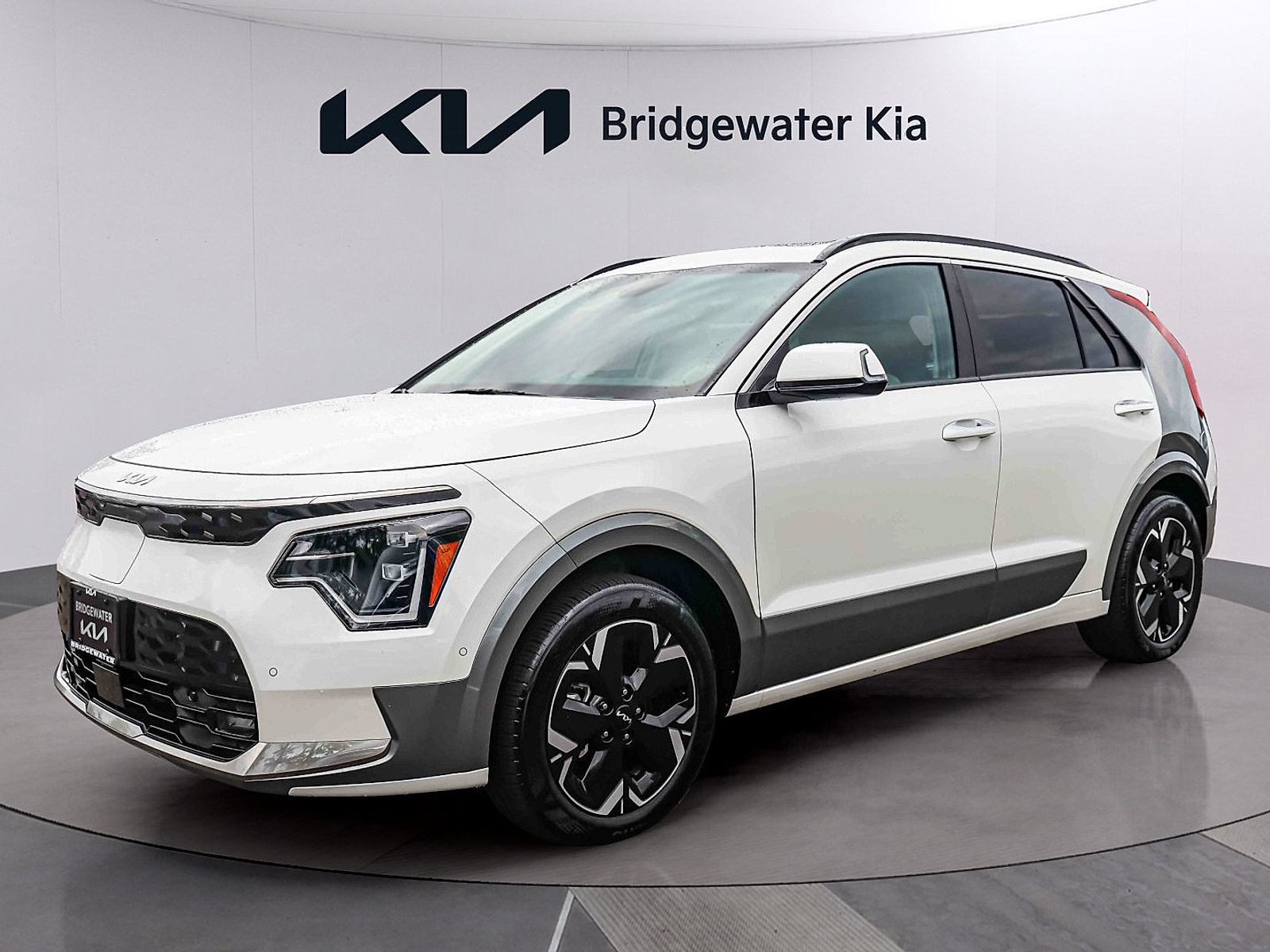 Certified 2025 Kia Niro Wave w/ Wave Preserve Package FWD image 3