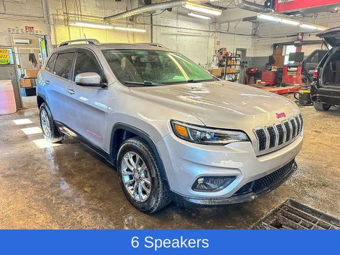 Used 2019 Jeep Cherokee Latitude Plus w/ Comfort/Convenience Group AWD/4WD image 2