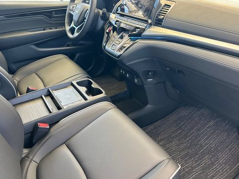 New 2026 Honda Odyssey Touring image 18