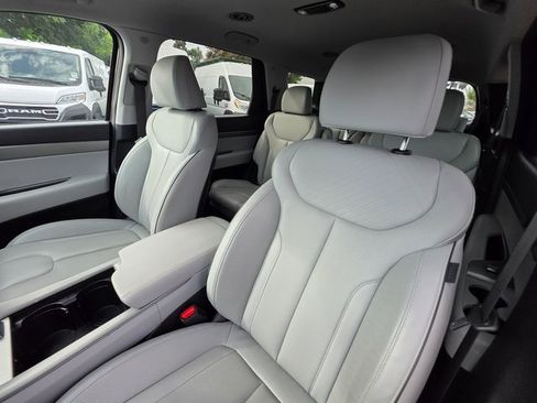 Certified 2024 Hyundai Palisade SEL image 16