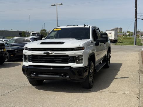 Used 2024 Chevrolet Silverado 2500 Custom w/ Custom Value Package AWD/4WD image 21
