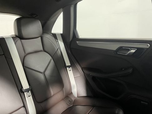 Used 2021 Porsche Macan S image 17
