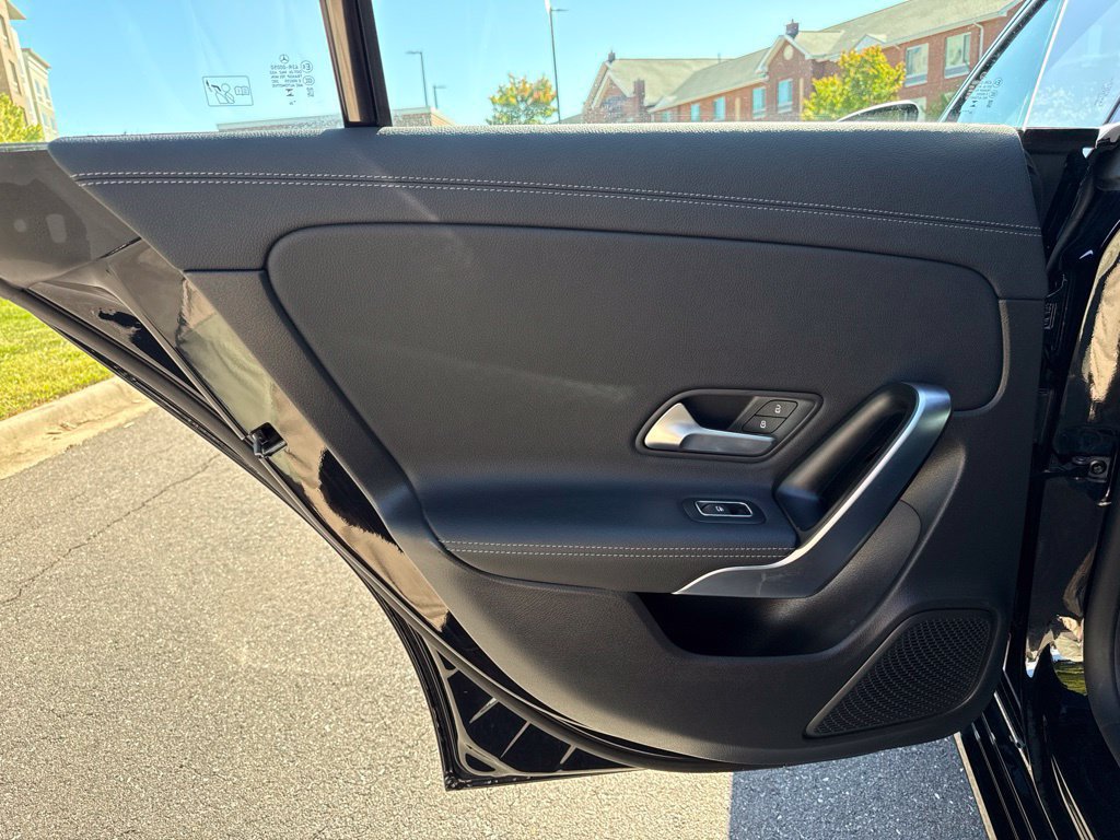 Used 2025 Mercedes-Benz CLA 250 image 22