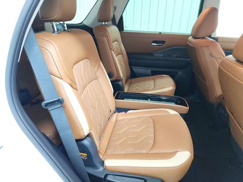 New 2026 Nissan Pathfinder Platinum image 42