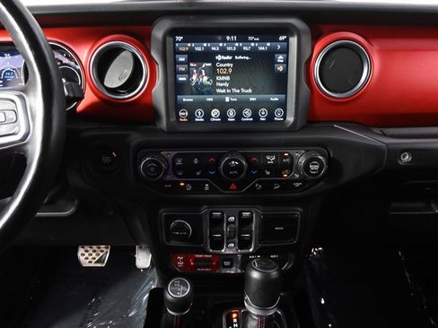 Used 2018 Jeep Wrangler Unlimited Rubicon AWD/4WD image 29