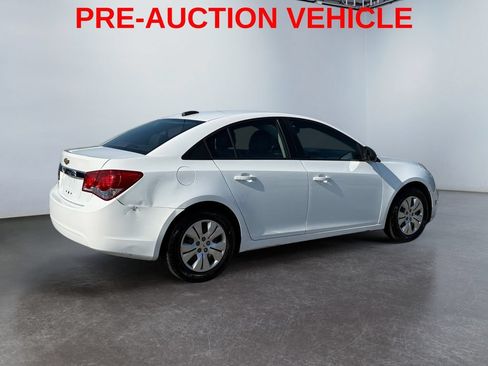 Used 2015 Chevrolet Cruze LS FWD image 3