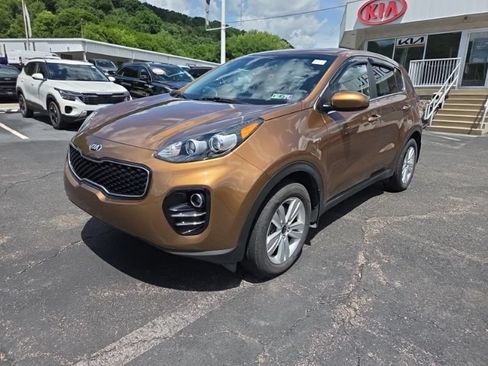 Used 2017 Kia Sportage LX AWD/4WD image 3