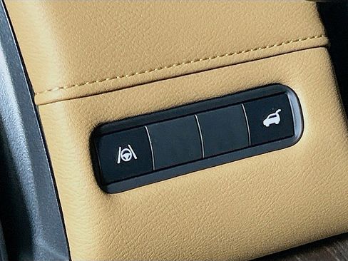 New 2025 Nissan Armada SL w/ Captain's Chari Seat Package image 10